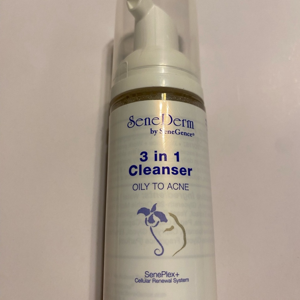 3 in 1 Cleanser - Oily To Acne